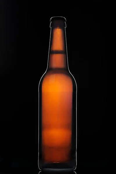 Бутылочное коричневое пиво — стоковое фото