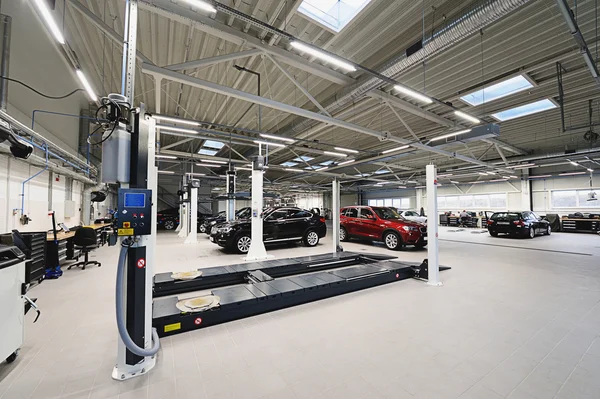 BMW garage "Autoidea" i Vitryssland, Minsk 2014 år — Stockfoto