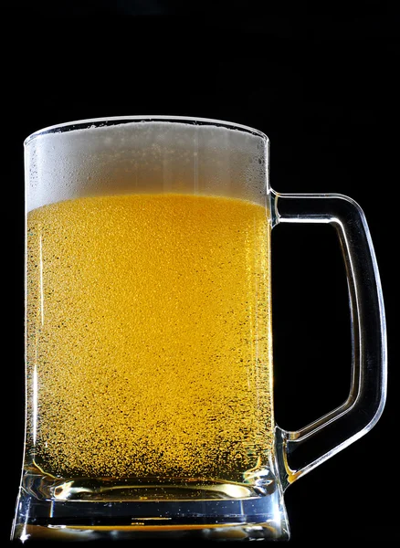 Sparkles in beer glass — Stock Photo, Image