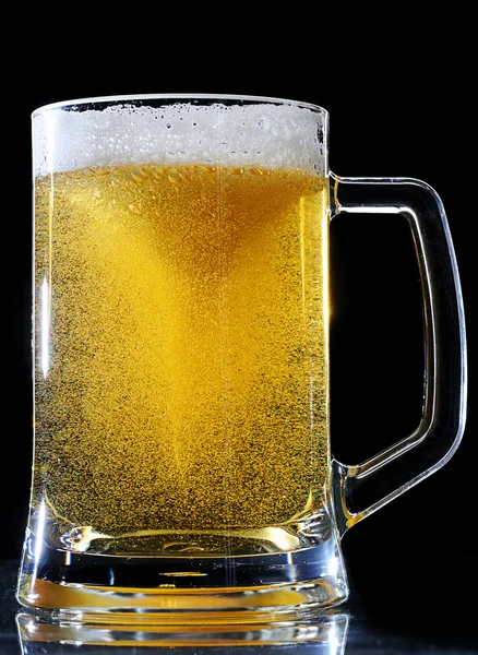 Sparkle in beer glass — Stock Photo, Image