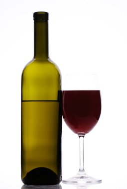 kırmızı şarap şişesi