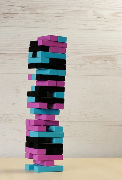 Torre de jenga de colores —  Fotos de Stock