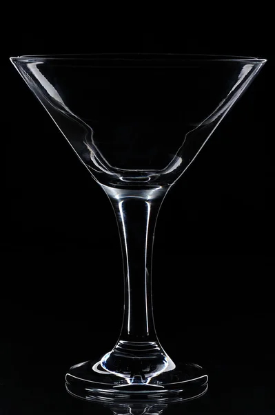 Bicchiere martini su nero — Foto Stock