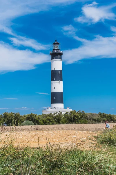 Faro Chassiron Con Rayas Blancas Negras Cielo Azul Isla Oleron — Foto de Stock