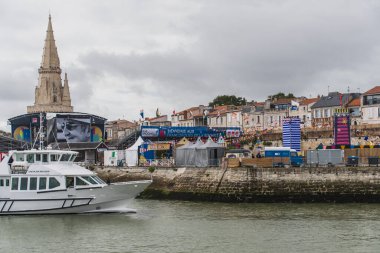 Fransa 'nın Charente-Maritime bölgesindeki La Rochelle' deki fener kulesi.