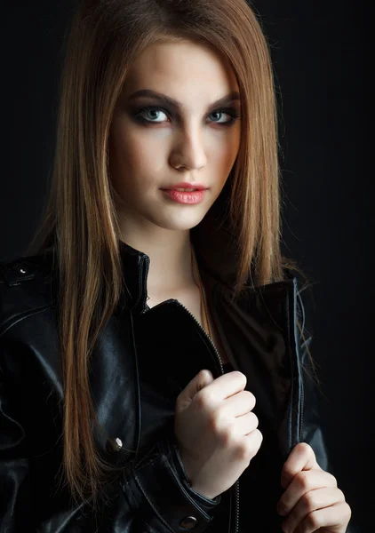 Young girl posing in the studio — Stock Photo, Image