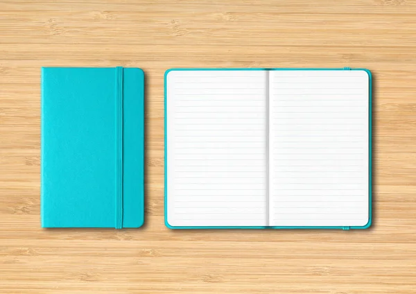 Aqua Blauw Gesloten Open Gevoerd Notebooks Mockup Geïsoleerd Houten Achtergrond — Stockfoto