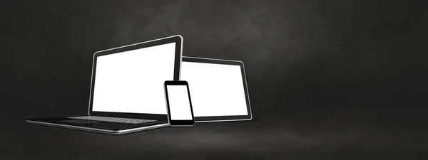 Koyu Beton Ofis Sahnesinde Dizüstü Bilgisayar Cep Telefonu Dijital Tablet — Stok fotoğraf