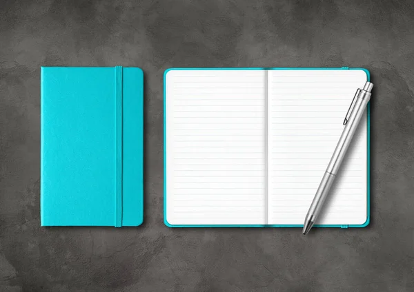 Cuadernos Aqua Azul Cerrado Forrado Abierto Con Bolígrafo Mockup Aislado — Foto de Stock