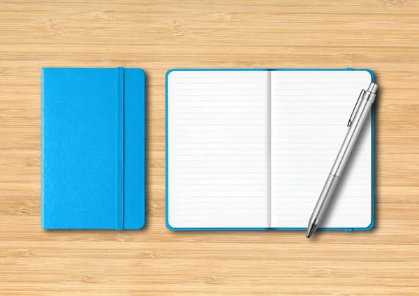 Carnets Bleus Bordés Fermés Ouverts Avec Stylo Mockup Isolé Sur — Photo