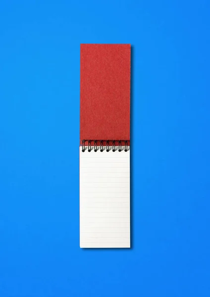 Aperto Vuoto Spirale Notebook Mockup Isolato Blu — Foto Stock