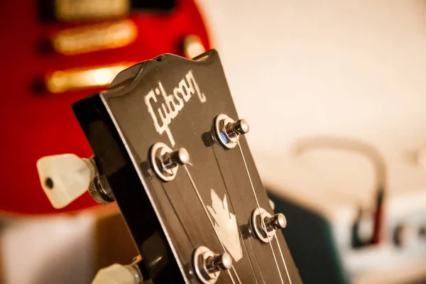 París Francia Diciembre 2020 Logotipo Gibson Cabeza Guitarra Eléctrica — Foto de Stock