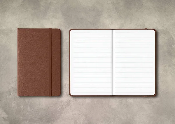 Donker Leer Gesloten Open Gevoerd Notebooks Mockup Geïsoleerd Beton Achtergrond — Stockfoto