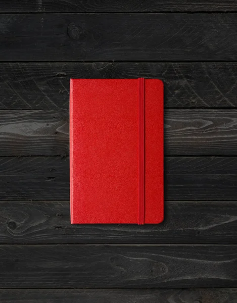 Cuaderno Rojo Cerrado Mockup Aislado Sobre Fondo Madera Negra — Foto de Stock