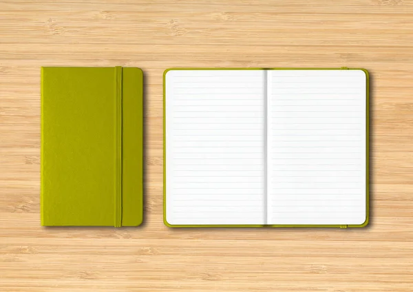 Olivově Zelené Uzavřené Otevřené Linkované Notebooky Mokup Izolované Dřevěném Pozadí — Stock fotografie