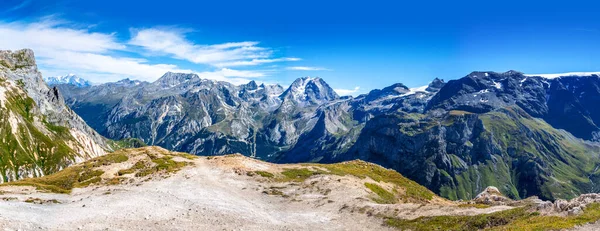 Pralognan la Vanoise 'deki Petit Mont Blanc zirvesinden buzul manzarası, Fransız Alpleri. Panoramik görünüm