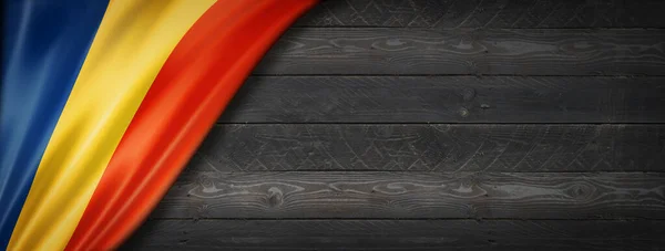 Чедский Флаг Черной Деревянной Стене Горизонтальное Панорамное Знамя — стоковое фото