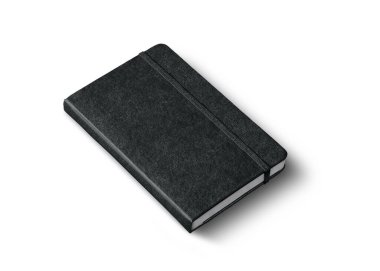 Siyah kapalı defter modeli beyaza izole edildi