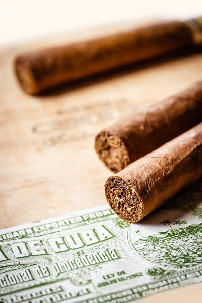 Cigarrer Vintage Trälåda Med Kubansk Officiell Skattemärkning — Stockfoto