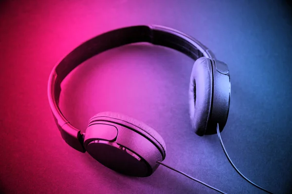 Auriculares Aislados Fondo Degradado Rosa Azul — Foto de Stock