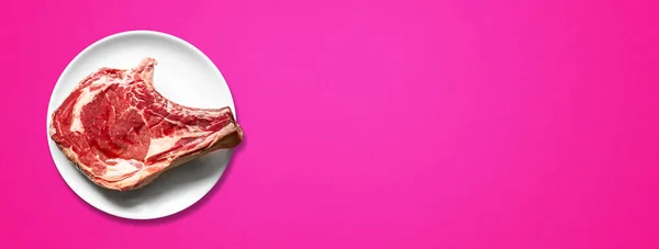Сире Яловиче Просте Ребро Тарілка Ізольовані Рожевому Фоні Вид Зверху — стокове фото