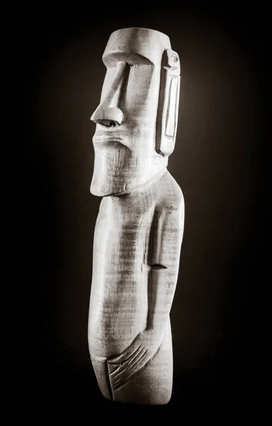 Традиционная Деревянная Статуя Моаи Острова Пасхи Черное Белое — стоковое фото