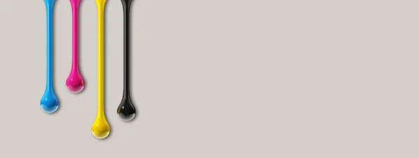 Чернила Cmyk Капли Изолированы Сером Бумажном Фоне Горизонтальное Знамя Иллюстрация — стоковое фото