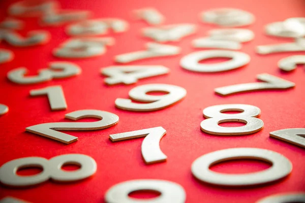 Wiskunde Achtergrond Gemaakt Met Solide Getallen Een Bord Geïsoleerd Rood — Stockfoto