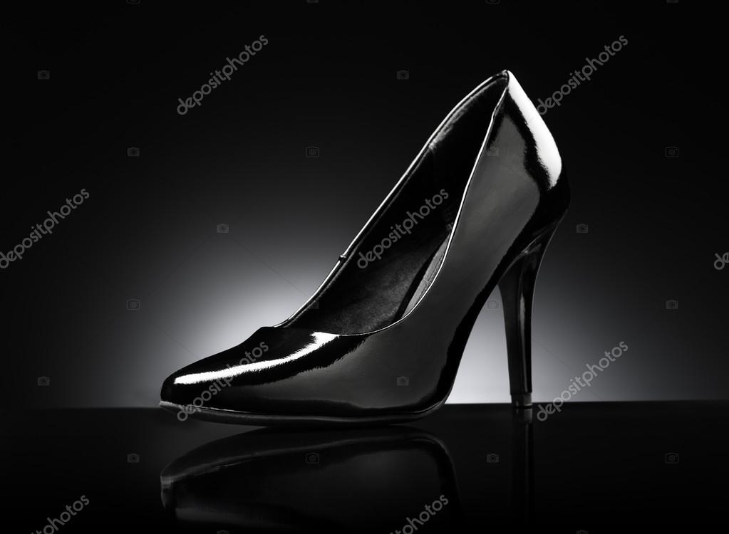 ladies black pump shoes