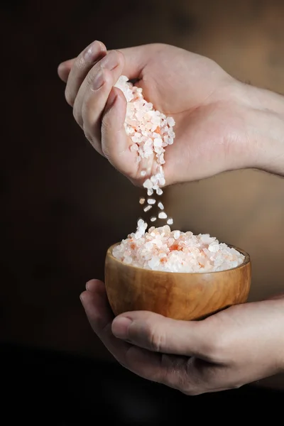 Himalayan Salt in a wooden bowl — Stock Photo, Image