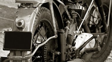 Eski motosiklet motoru görünümünü kapat. 