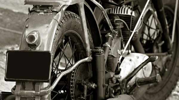 På nära håll beskåda av gammal motorcykel motor. — Stockfoto