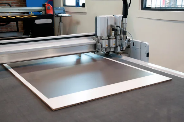 Flatbed cutter and router - cutting plotter — Stock Photo, Image