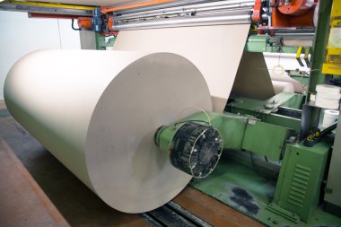 Oluklu karton üretmek için fabrika