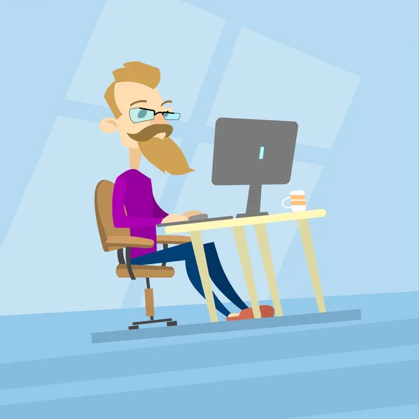 Hombre de negocios Hipster Computadora de trabajo, Tipo de escritorio Blogger casual, Freelancer — Vector de stock