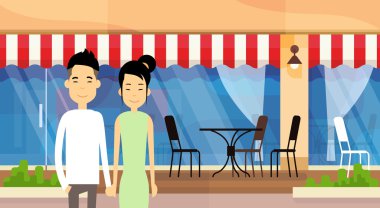 Asyalı Çift Genç Adam Kadın Street Cafe Dış Arka Plan Üzerinde El Ele Tutuşuyor