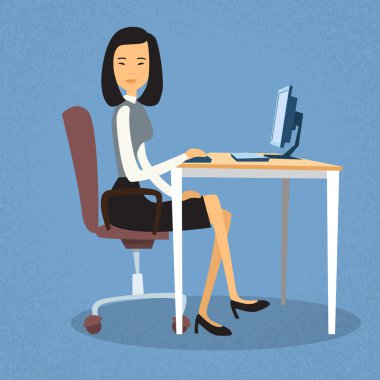 Ofiste Masa Başında Oturan Asyalı İş Kadını Bilgisayar Masaüstü Çalışma