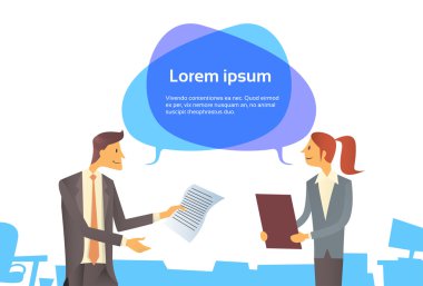 İş adamı tutun kağıt belge işkadını ile sohbet