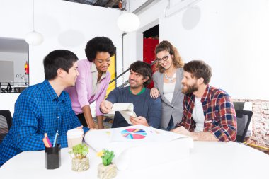 İnsanlar ofis çeşitli mix yarış grubu iş adamları tasarımcıları