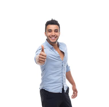 Yakışıklı iş adamı mutlu gülümseme kadar başparmak tutun