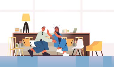 İş adamının iş yerinde kadın tacizine uğraması iş kadını tiksinti duyuyor