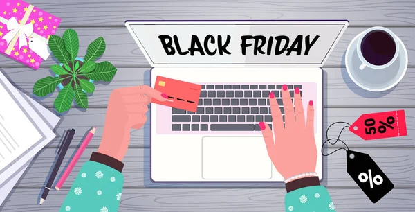 Ruce pomocí notebooku on-line nakupování černá pátek prodej dovolená slevy e-commerce koncept — Stockový vektor