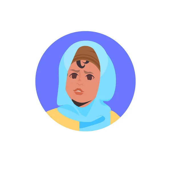 Jeune fille arabe visage avatar petit enfant femme dessin animé personnage portrait — Image vectorielle