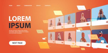 Web tarayıcı pencerelerindeki Arap insanlar sanal konferans sırasında online iletişimi tartışıyorlar