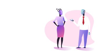 Erkek kadın robotik iş çifti yapay zeka teknolojisi konseptini tartışırken iki robotun tam boy yatay olarak yan yana durması