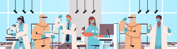 Misturar cientistas da raça que desenvolvem a vacina para lutar contra a equipe dos pesquisadores do coronavírus que trabalha no laboratório médico —  Vetores de Stock