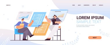 Çizelgeler ve grafikler üzerindeki mali verileri analiz eden işadamları piyasa analizi yapmayı planlıyorlar