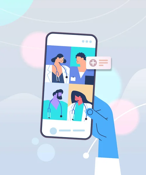 Patient diskutiert mit Ärzten auf Smartphone-Bildschirmen während Videoanruf Online-Konsultation Medizin Gesundheit — Stockvektor