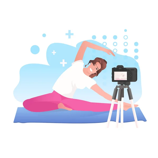 Kadın fitness eğitmeni video blogu kaydediyor. Üç ayaklı kamerayla canlı yayın bloglama konseptini kullanıyor. — Stok Vektör