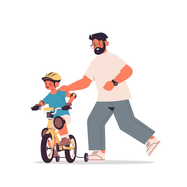 年轻父亲教小儿子骑自行车为人父母的概念爸爸和他的孩子呆在一起 — 图库矢量图片